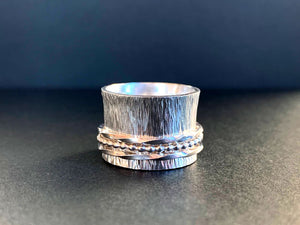 Spinner ring textured with Fretz Raising Texturing Hammer HRM-12 | Jewellery making supplies