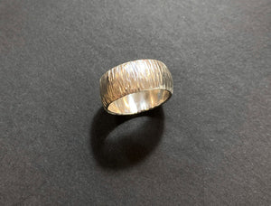 Ring textured with Fretz Raising Texturing Hammer HRM-22 | Jewellery making supplies 